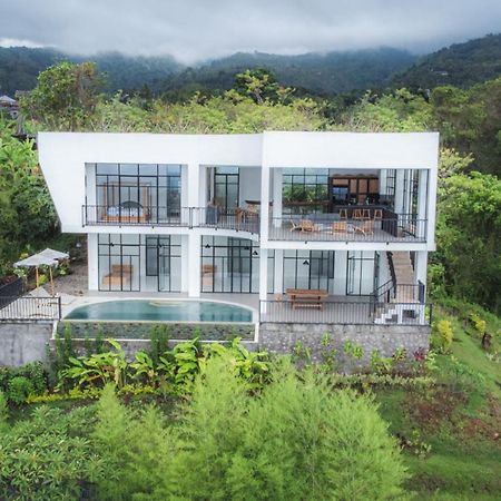 Вилла The Hacienda Lovina Экстерьер фото
