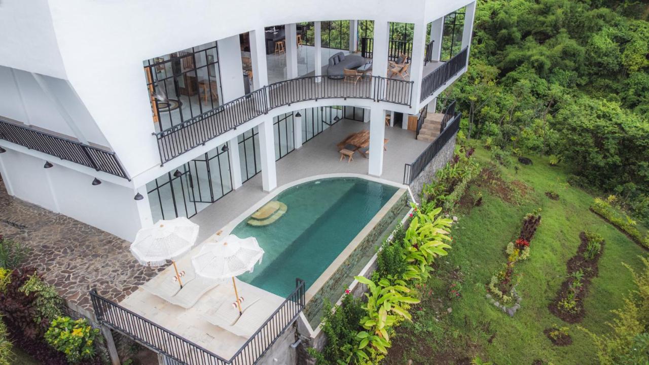 Вилла The Hacienda Lovina Экстерьер фото